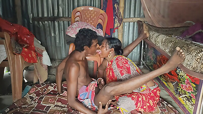 Desi housewife ki doggy style mein gand Mari