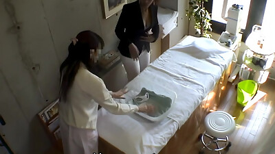 Black woman with ginormous butt visits Tokyo lesbian massage clinic