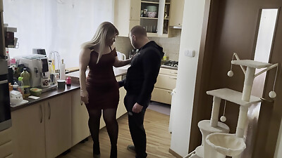 The Hot Wife Ordered Pizza Again, Fucked Him Hard and Stole His Cash