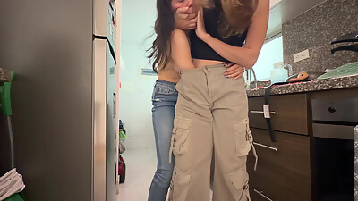 The Tribbing That Wets Lesbians', Pussies