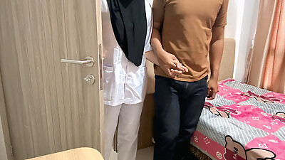 Take Nurse',s Girlfriend to Stop by the Hotel After Work