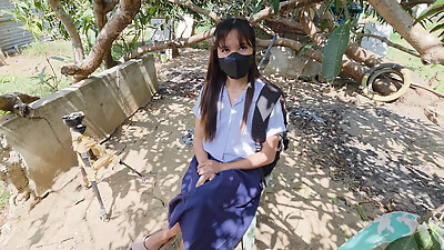 18 YEAR.OLD SCHOOLGIRL DE VIRGINIZED BY HIS CLASSMATE IN PUBLIC