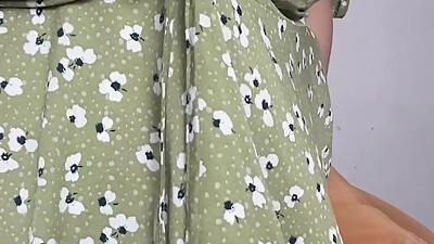 Young young mama shows off her perfect body