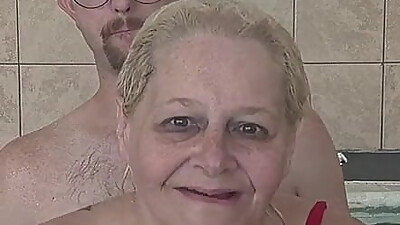 BBW Princess Sucking His Cock Underwater with Her Naughty Stepfather