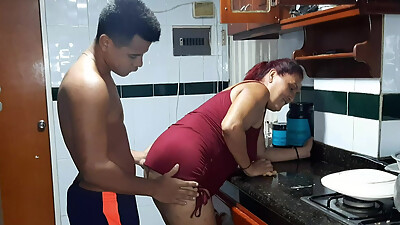 Sucking and Fucking the Pussy of a Mature Woman
