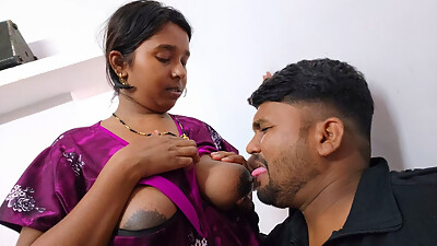 Devar apni bhabhi ki big boobs pahli bar aapne jibh se chat raha he - daver suking bhabhi boobs.